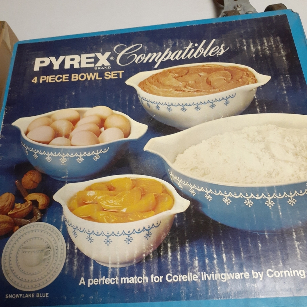 VINTAGE Pyrex Compatibles.
